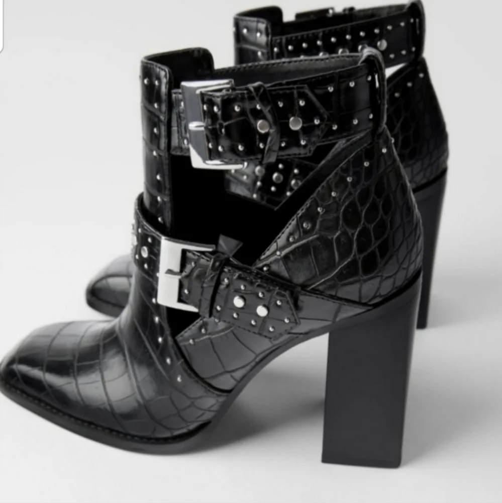 Zara studded ankle boots animal printembossed cut out chunky heel